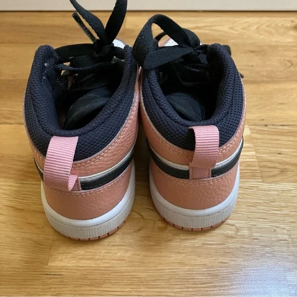 Nike Air Jordan Retro 1 Mid Pink Quartz GS 640737-603 Size 11C Kids - Picture 4 of 8